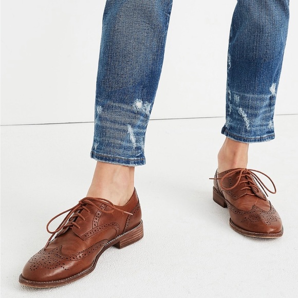 LIKE NEW! MADEWELL Slim Straight Jeans: Distressed Button-Front Edition! - Picture 4 of 10